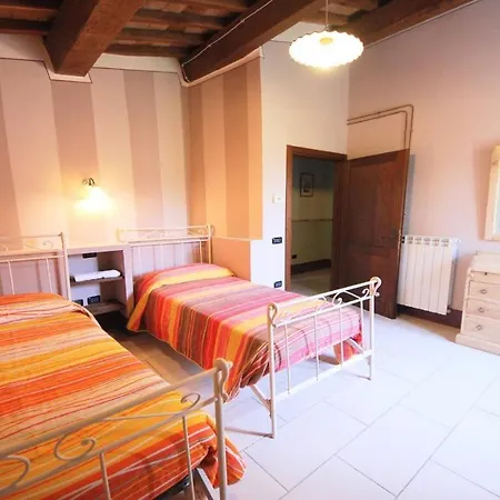 Spoleto-poolside-sleeps-20pool, Jacuzzi, Gardens - Spectacular Grounds سبوليتو