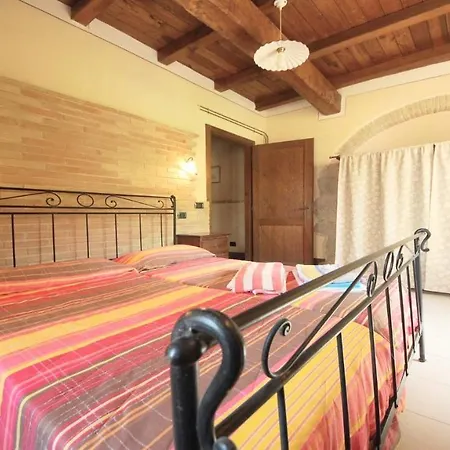 Spoleto-poolside-sleeps-20pool, Jacuzzi, Gardens - Spectacular Grounds Spoleto