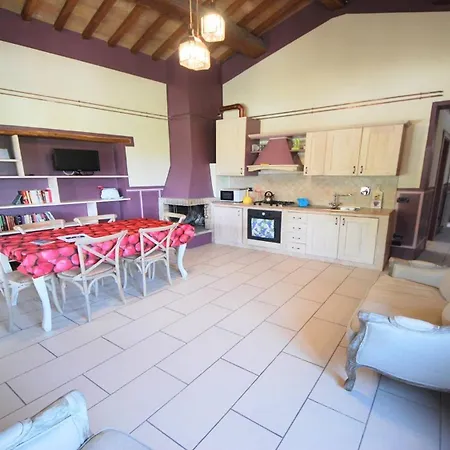 Spoleto-poolside-sleeps-20pool, Jacuzzi, Gardens - Spectacular Grounds فيلة