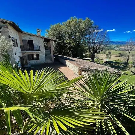 Spoleto-poolside-sleeps-20pool, Jacuzzi, Gardens - Spectacular Grounds فيلة