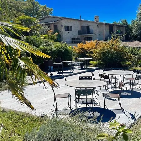 Spoleto-poolside-sleeps-20pool, Jacuzzi, Gardens - Spectacular Grounds Vila