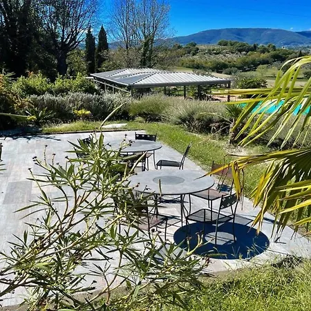Vila Spoleto-poolside-sleeps-20pool, Jacuzzi, Gardens - Spectacular Grounds